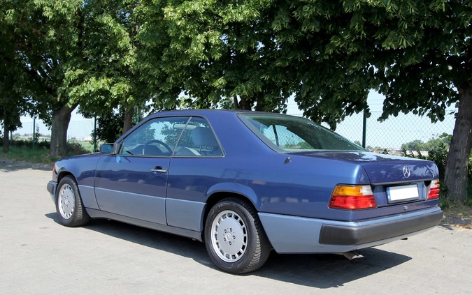 Mercedes-Benz W124 (1984-1993) cena 45000 przebieg: 126000, rok produkcji 1990 z Suchedniów małe 466